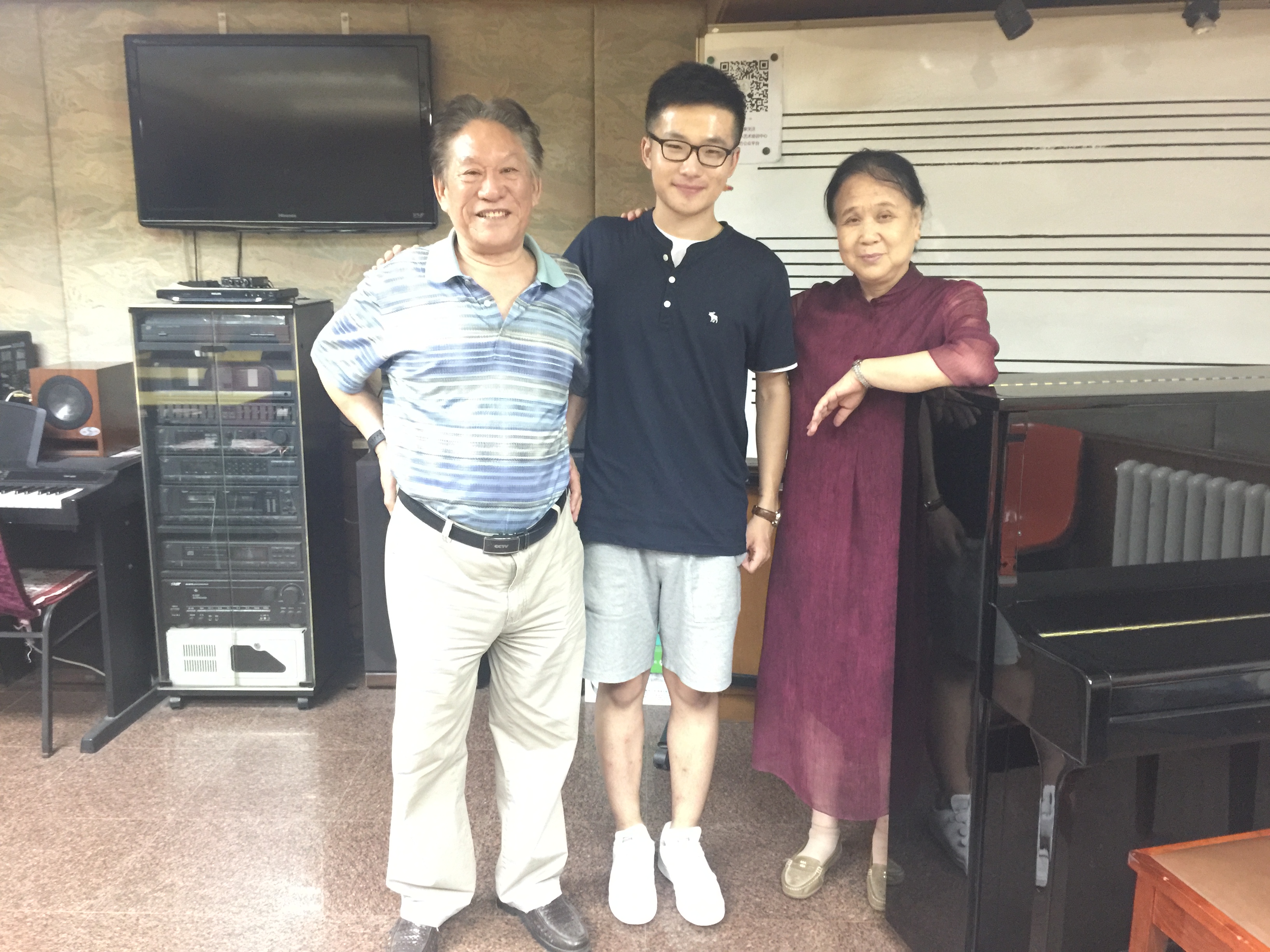 我校乐理视唱练耳学生 刘子鉴 以优异成绩考入德国魏玛弗朗茨李斯特国立音乐学院声乐表演系  指导教师：王云之 